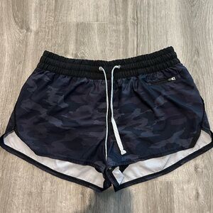 Vuori clementine short camo sz M